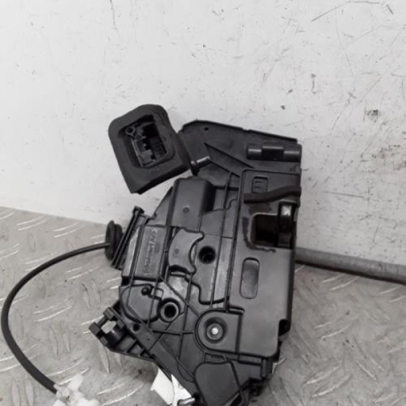 Serrure avant droit VOLKSWAGEN POLO 5 Serrure avant droit VOLKSWAGEN POLO 5