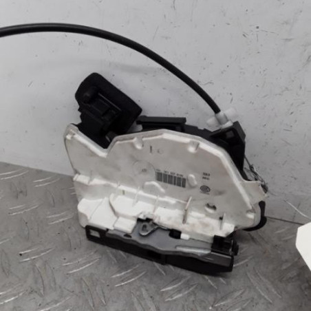 Serrure avant droit VOLKSWAGEN POLO 5