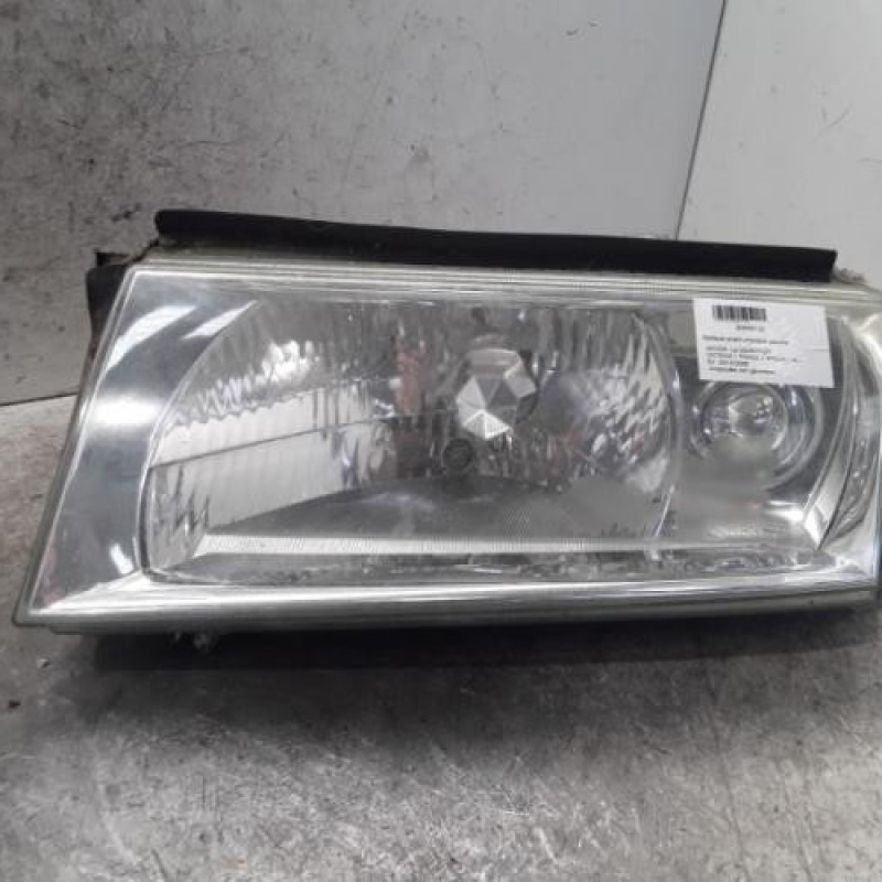 Optique avant principal gauche (feux)(phare) SKODA OCTAVIA 1