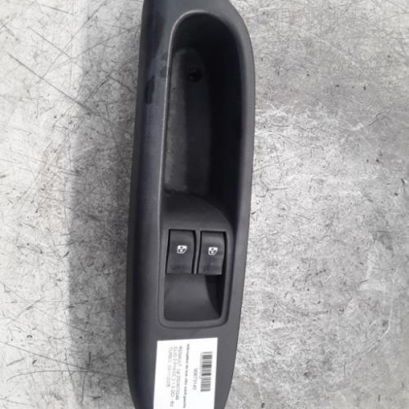 Interrupteur de leve vitre avant gauche RENAULT CLIO 2