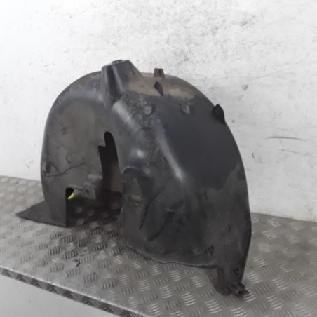 Pare boue arriere gauche PEUGEOT 208 1