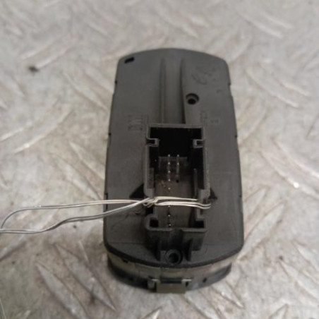 Interrupteur de leve vitre avant gauche OPEL CORSA D
