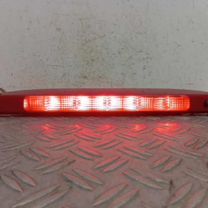 Feu arriere stop central RENAULT CLIO 3