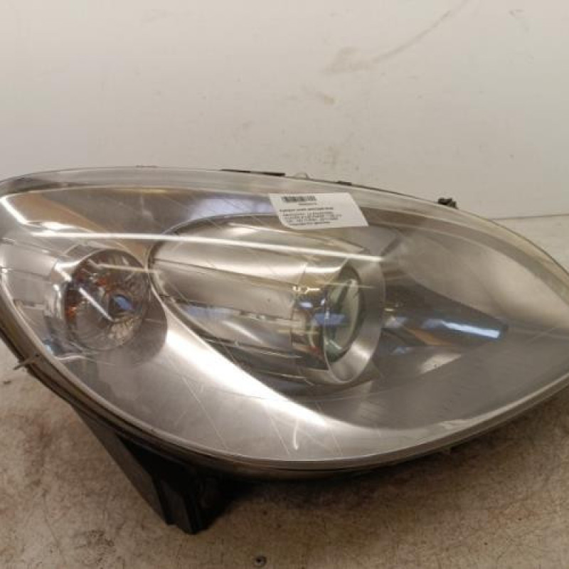 Optique avant principal droit (feux)(phare) MERCEDES CLASSE B 245