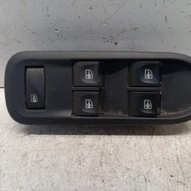 Interrupteur de leve vitre avant gauche DACIA DUSTER 1