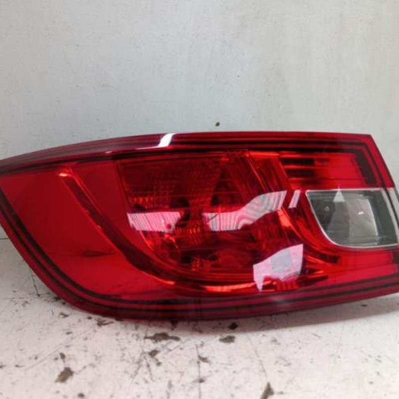 Feu arriere principal gauche (feux) RENAULT CLIO 4 Feu arriere principal gauche (feux) RENAULT CLIO 4