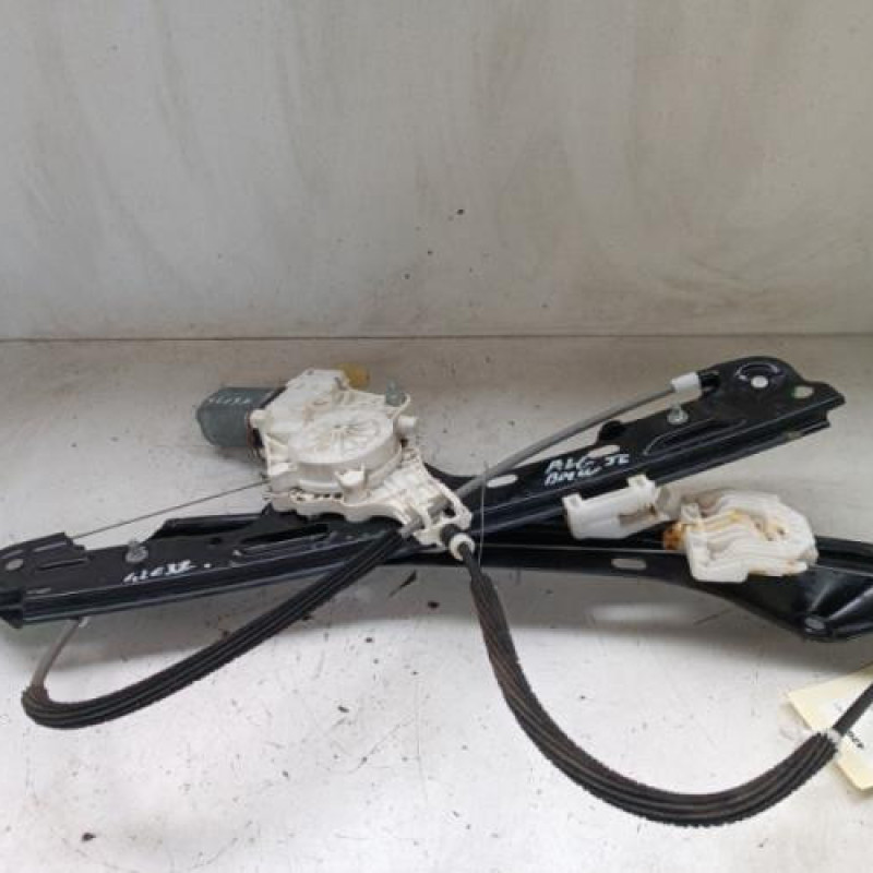 Leve vitre electrique avant gauche BMW SERIE 1 E87