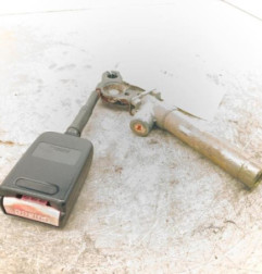 Attache ceinture avant gauche CITROEN SAXO Photo n°1