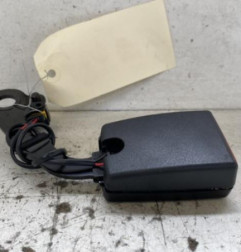 Attache ceinture arriere gauche PEUGEOT 5008 1 Photo n°1