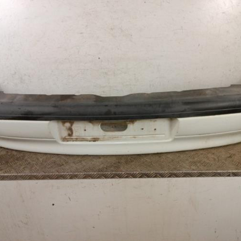 Pare choc arriere RENAULT CLIO 1 Pare choc arriere RENAULT CLIO 1