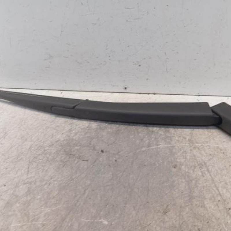 Bras essuie glace arriere NISSAN JUKE 1 Bras essuie glace arriere NISSAN JUKE 1