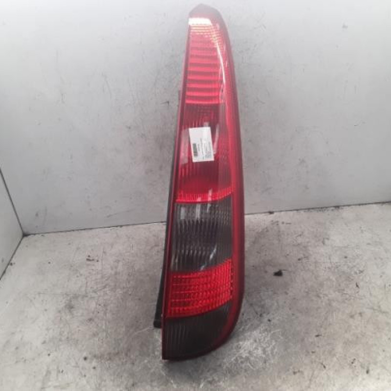 Feu arriere principal droit (feux) FORD FIESTA 5 Feu arriere principal droit (feux) FORD FIESTA 5