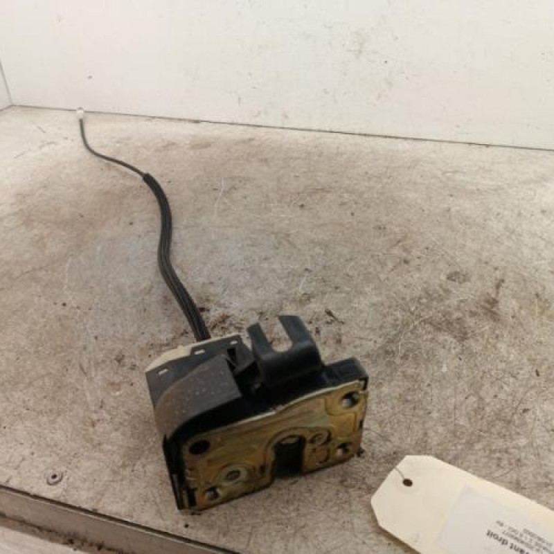 Serrure avant droit RENAULT CLIO 2 Serrure avant droit RENAULT CLIO 2