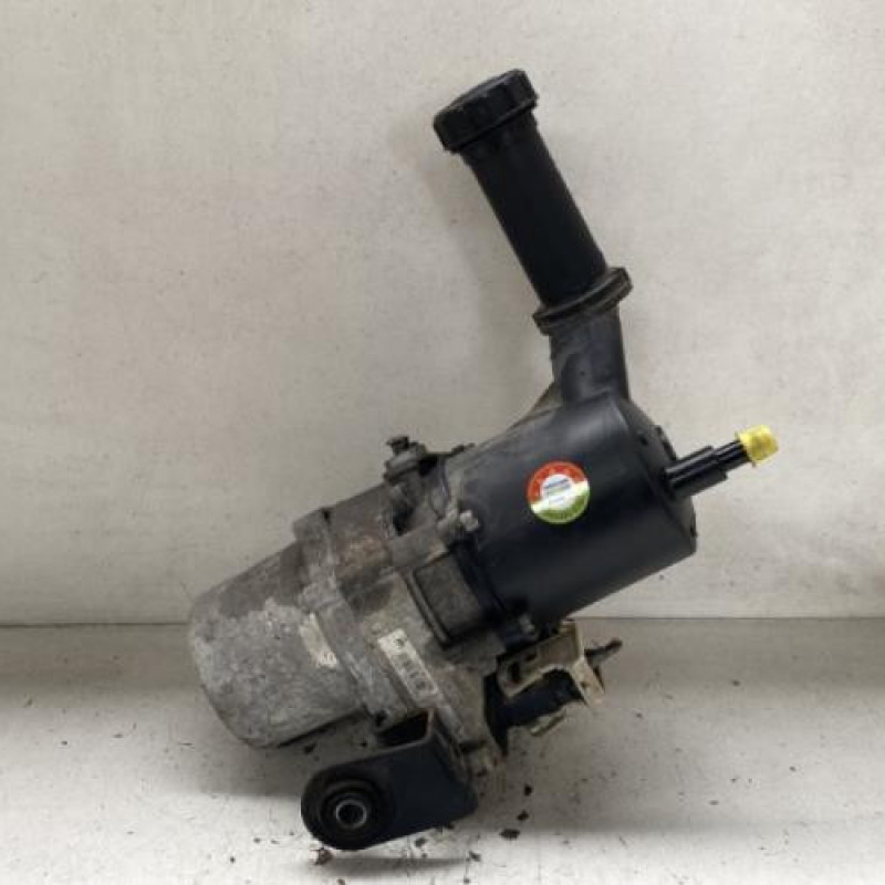 Pompe de direction PEUGEOT 5008 1