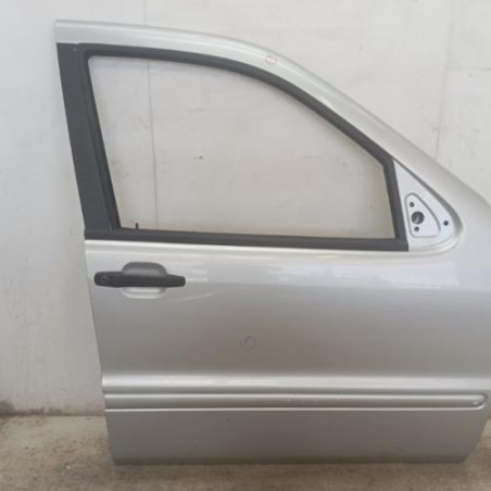 Porte avant droit MERCEDES CLASSE M 163 Photo n°1