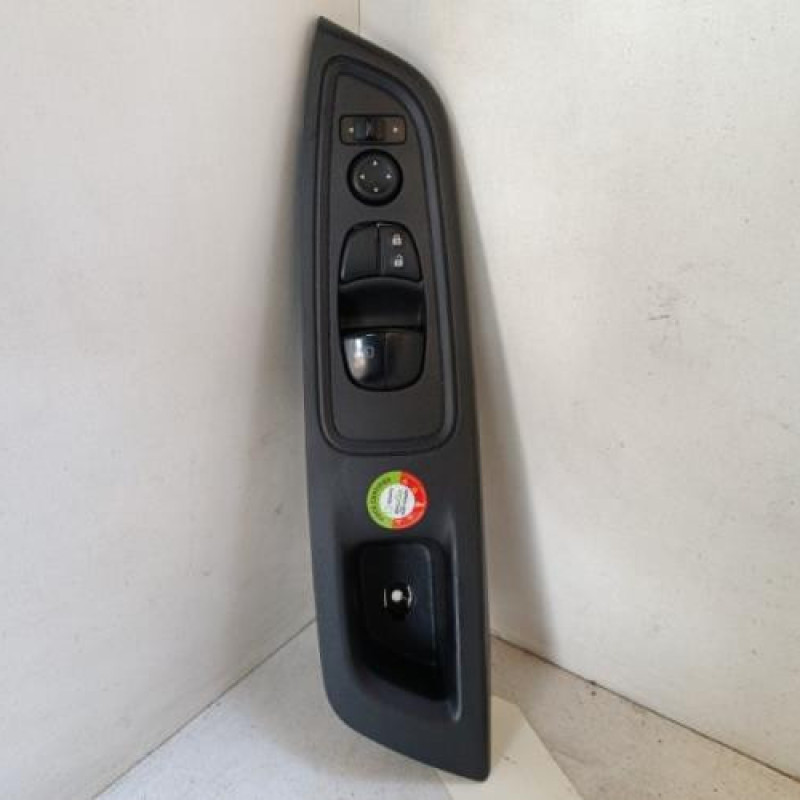 Interrupteur de leve vitre avant gauche NISSAN MICRA 5