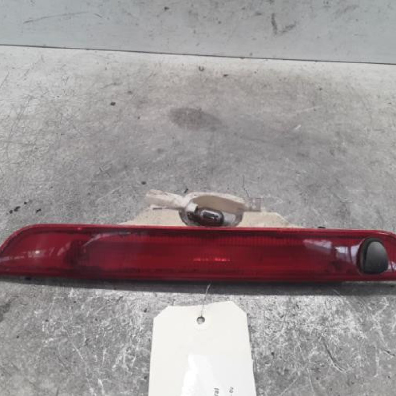 Feu arriere stop central FORD FIESTA 5 Feu arriere stop central FORD FIESTA 5