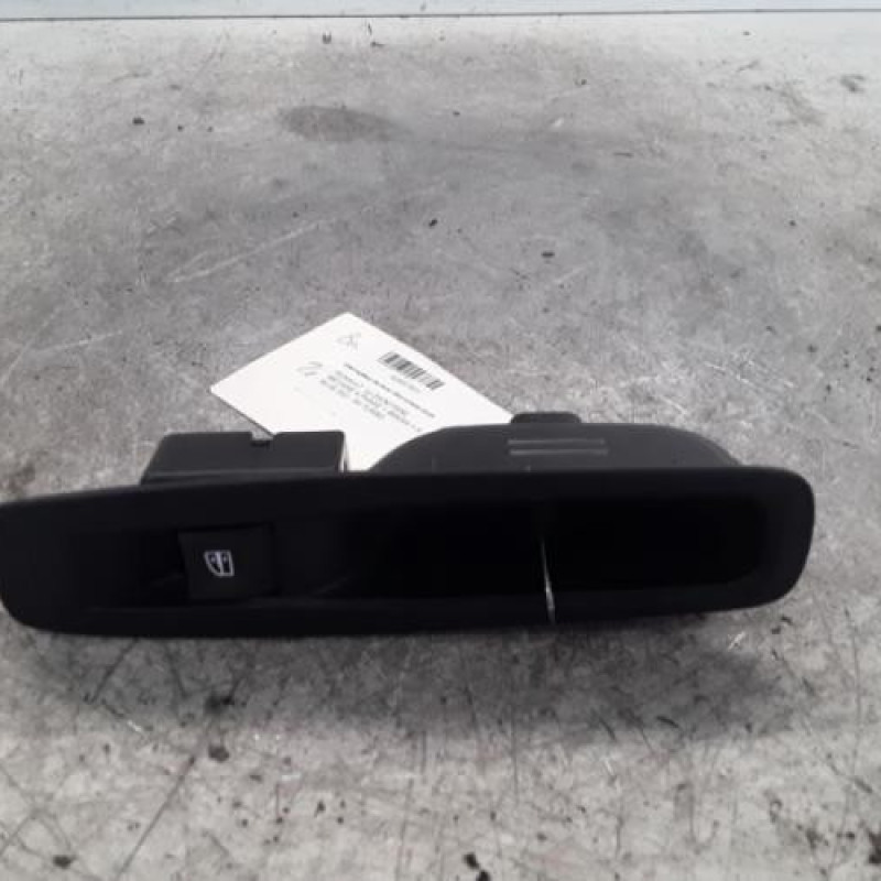 Interrupteur de leve vitre arriere droit RENAULT MEGANE 4