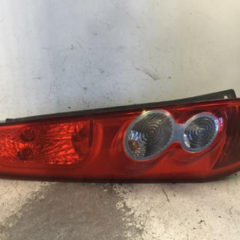 Feu arriere principal gauche (feux) FORD FIESTA 5 Feu arriere principal gauche (feux) FORD FIESTA 5