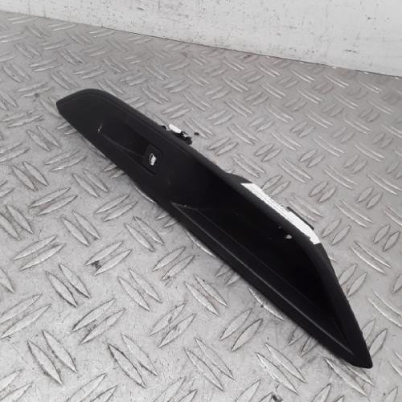 Interrupteur de leve vitre arriere droit PEUGEOT 3008 2