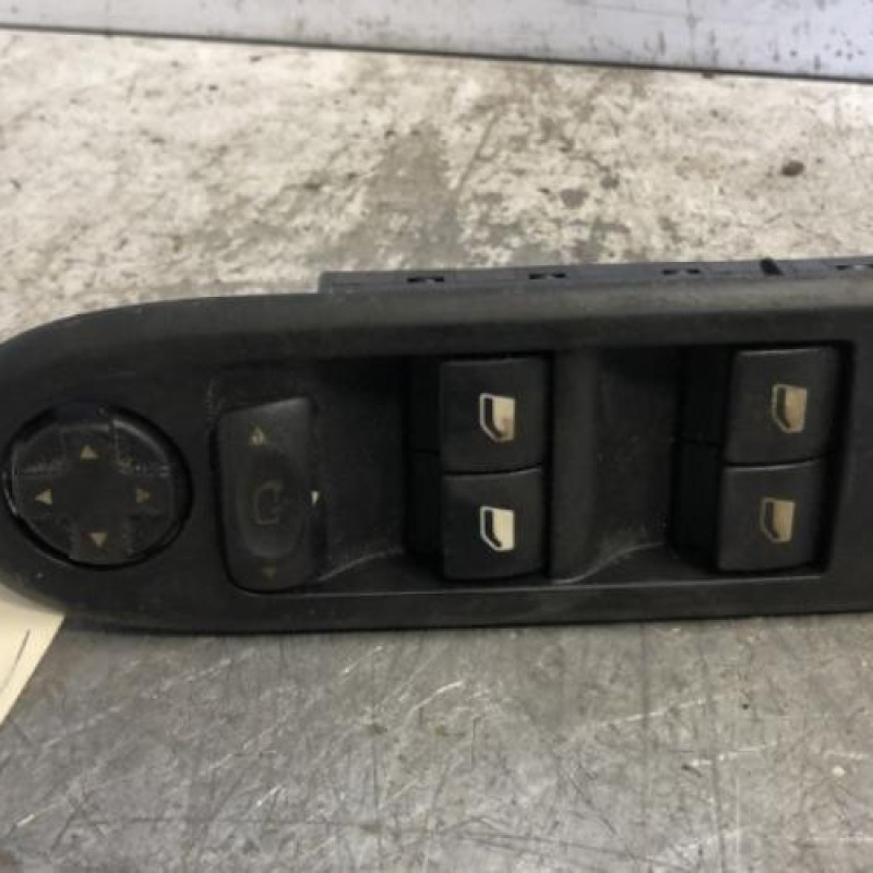 Interrupteur de leve vitre avant gauche CITROEN C5 2