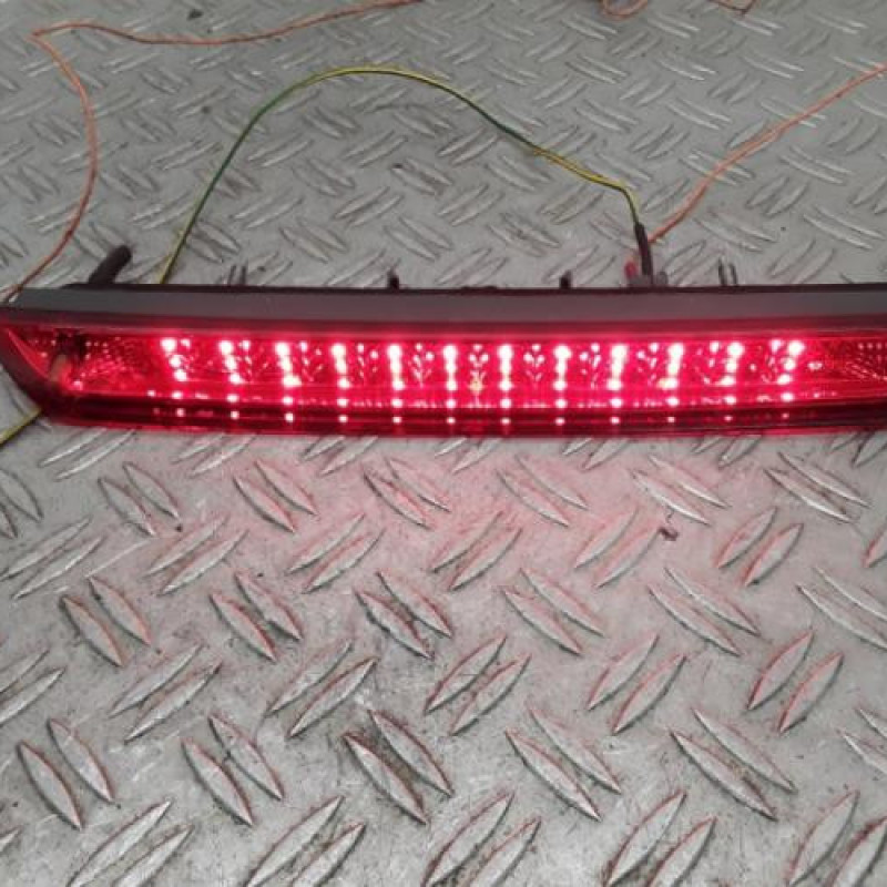 Feu arriere stop central PEUGEOT 3008 2