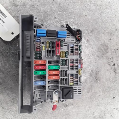 Porte fusible BMW SERIE 1 E87 Photo n°1