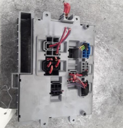 Porte fusible BMW SERIE 1 E87