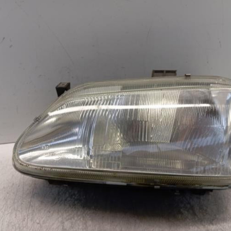 Optique avant principal gauche (feux)(phare) RENAULT MEGANE 1
