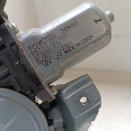 Leve vitre electrique avant droit TOYOTA YARIS 3