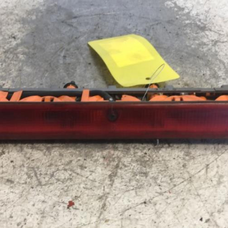Feu arriere stop central PEUGEOT 206 Feu arriere stop central PEUGEOT 206
