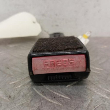 Attache ceinture avant droit PEUGEOT 407
