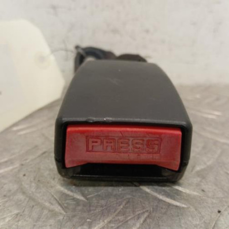 Attache ceinture arriere droit RENAULT TWINGO 2