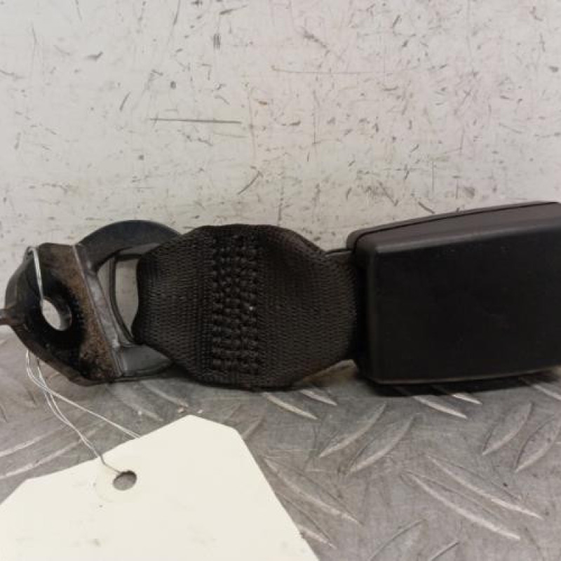 Attache ceinture arriere gauche RENAULT TWINGO 2