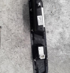 Interrupteur de leve vitre avant droit CITROEN JUMPY 3 M