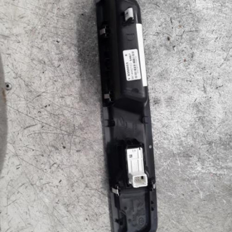 Interrupteur de leve vitre avant droit CITROEN JUMPY 3 M