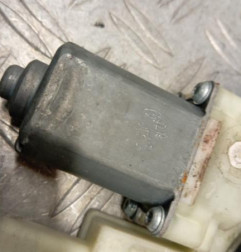Leve vitre electrique avant droit PEUGEOT 308 2 SW Photo n°4