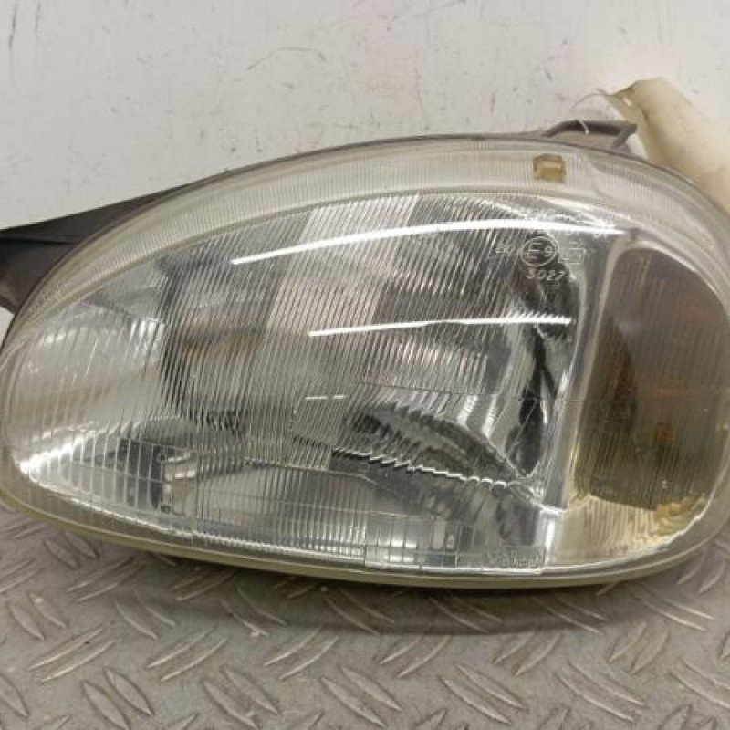 Optique avant principal gauche (feux)(phare) OPEL CORSA B
