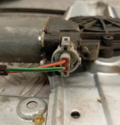 Leve vitre electrique avant gauche RENAULT CLIO 3 Photo n°3