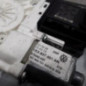 Leve vitre electrique avant gauche VOLKSWAGEN GOLF 5