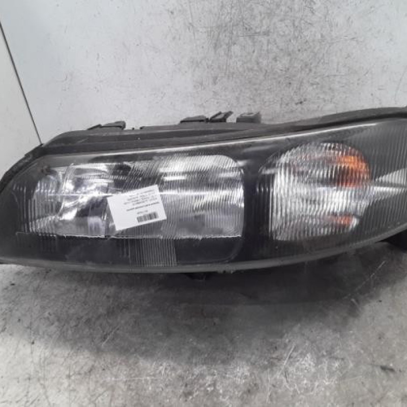 Optique avant principal gauche (feux)(phare) VOLVO V 70 1