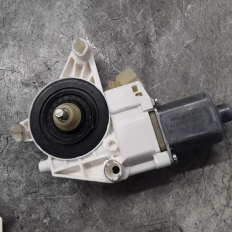 Moteur leve vitre avant droit MERCEDES CLASSE C 204 Photo n°1