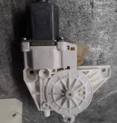 Moteur leve vitre avant droit MERCEDES CLASSE C 204
