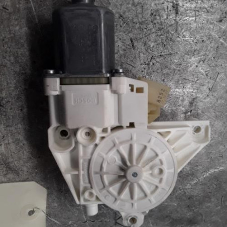 Moteur leve vitre avant droit MERCEDES CLASSE C 204