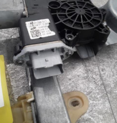 Leve vitre electrique avant gauche RENAULT CLIO 4