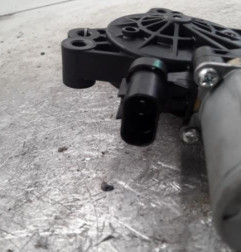 Moteur leve vitre avant gauche HYUNDAI I 30 2 Photo n°3