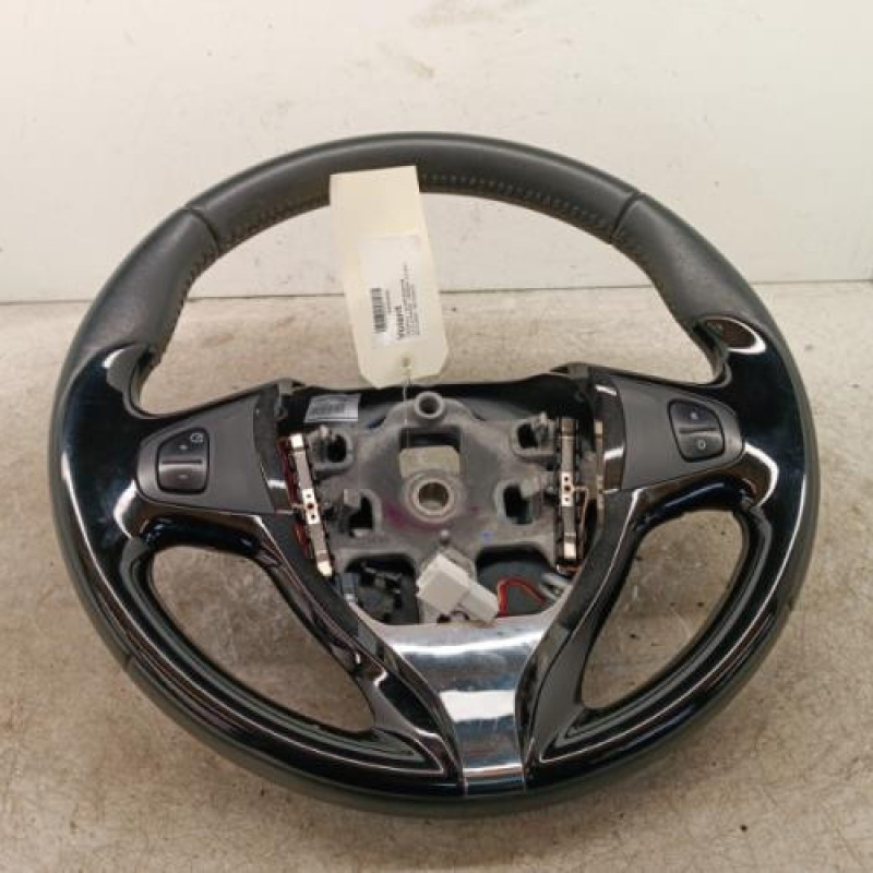 Volant RENAULT CLIO 4 Volant RENAULT CLIO 4