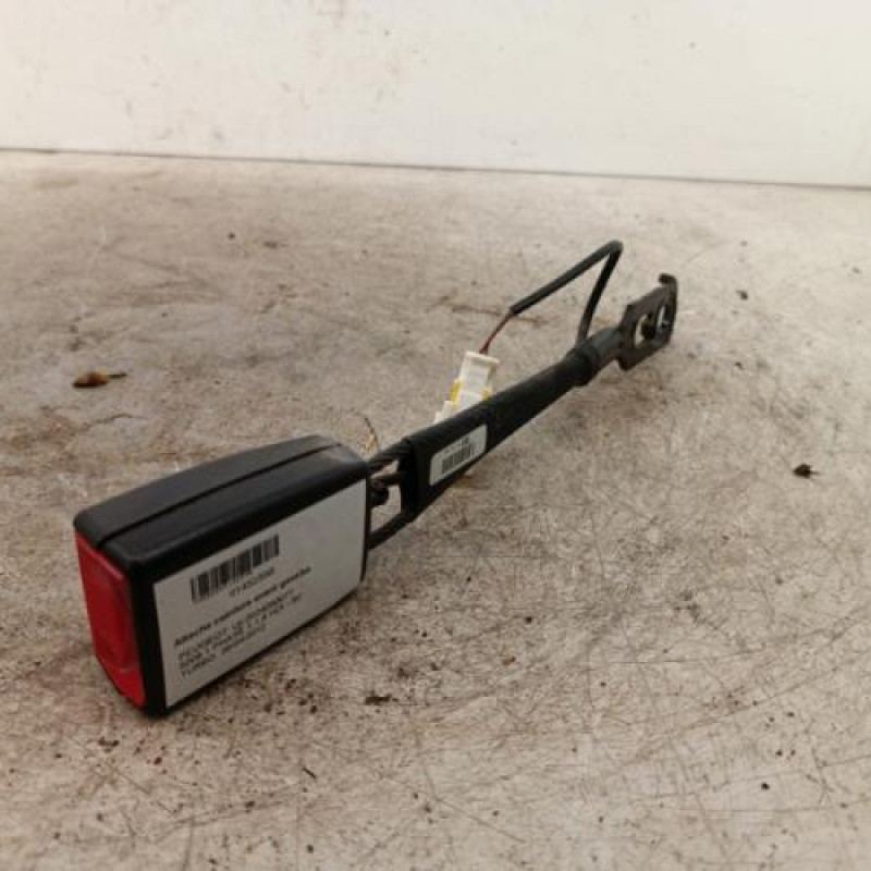 Attache ceinture avant gauche PEUGEOT 5008 1