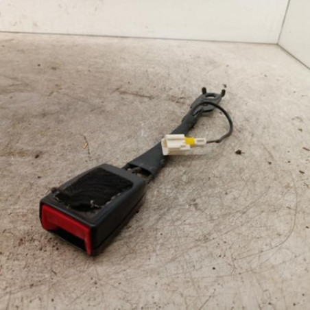 Attache ceinture avant gauche PEUGEOT 5008 1