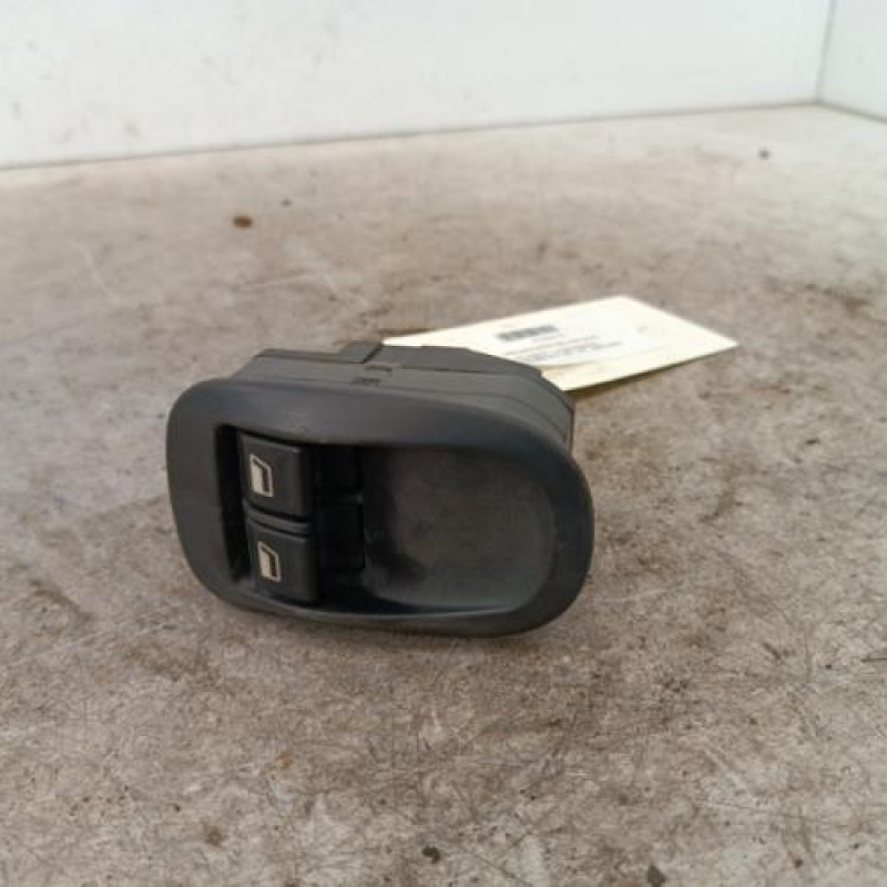 Interrupteur de leve vitre avant gauche PEUGEOT 306